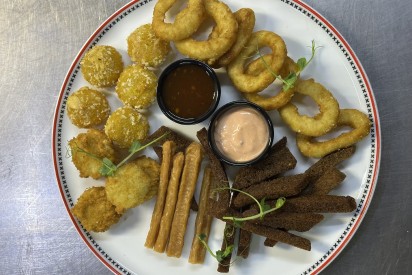 Beer snacks plate